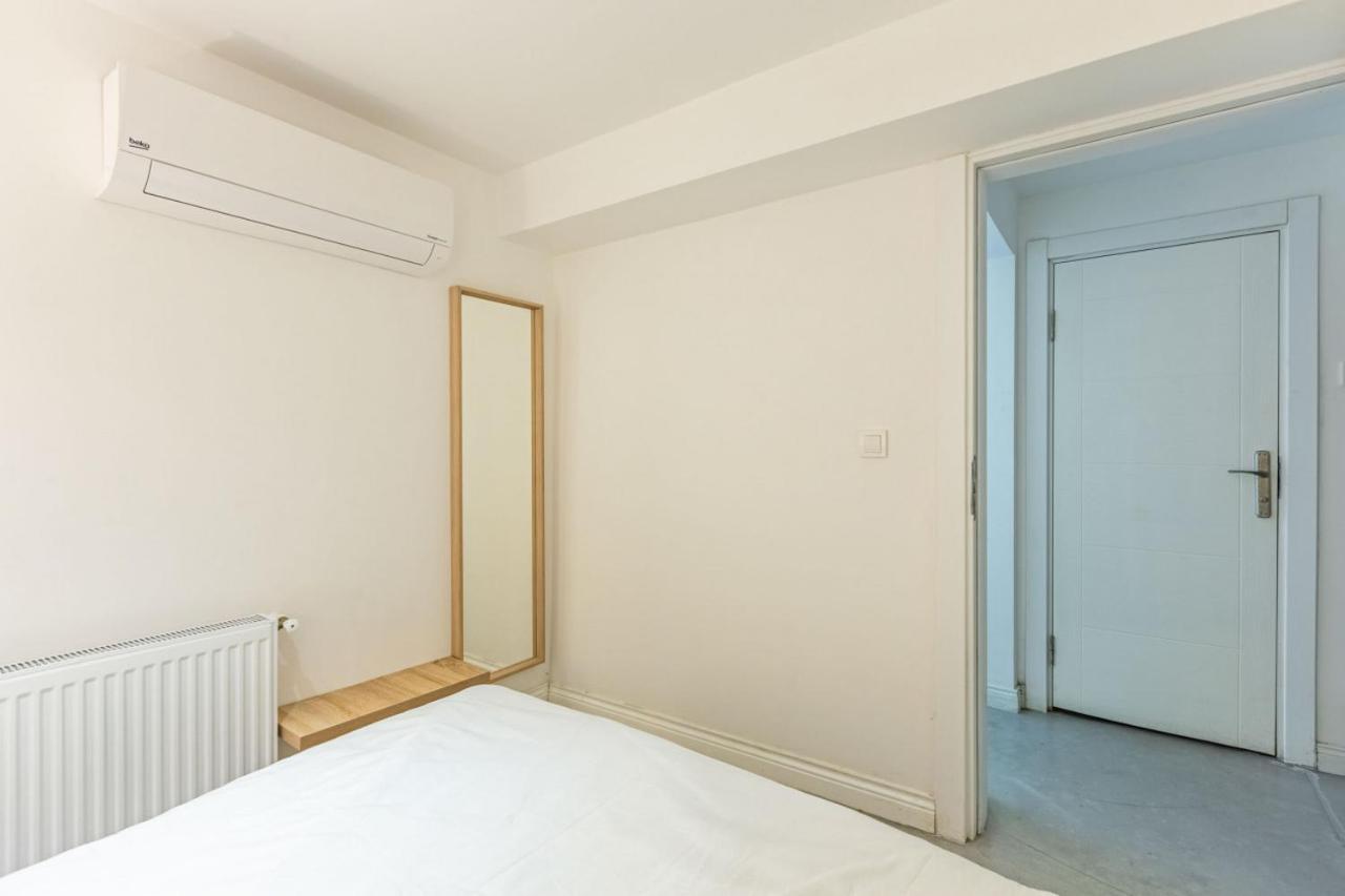 Excellent Flat With Lovely Backyard In Cihangir Istanbul Exterior photo